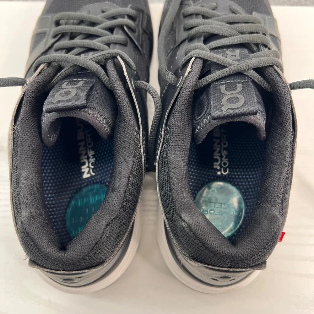 On Running The Roger Clubhouse Black White Sneakers Womens 10 3WD30050299